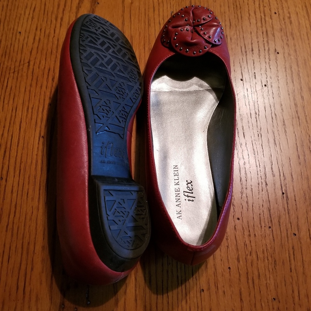 Anne Klein iflex flats